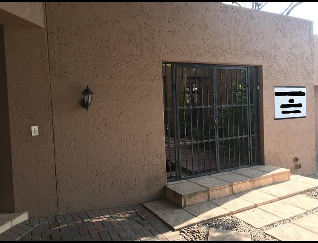 380M² BUILDING FOR SALE IN LONEHILL
